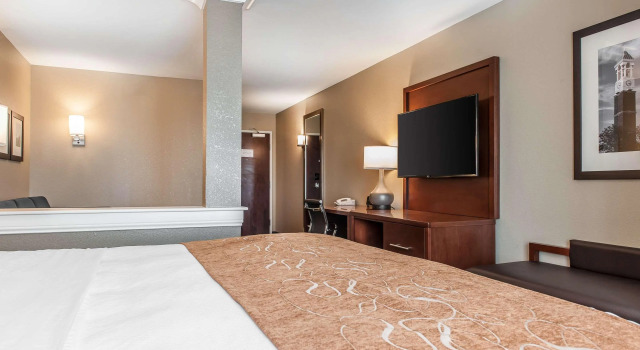 Comfort Suites Rensselaer near Fair Oaks, Varaa Hotelli Rensselaer Indiana
