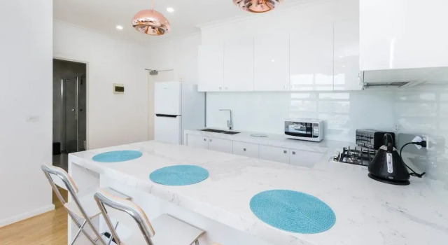 Апартаменты Premium c 1 комнатой ROLAND, 1BDR Melbourne Apartment