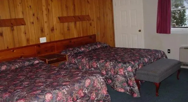 Val Roc Motel, Varaa Motelli Hotellit New England uima-altaalla, Uima-allas
