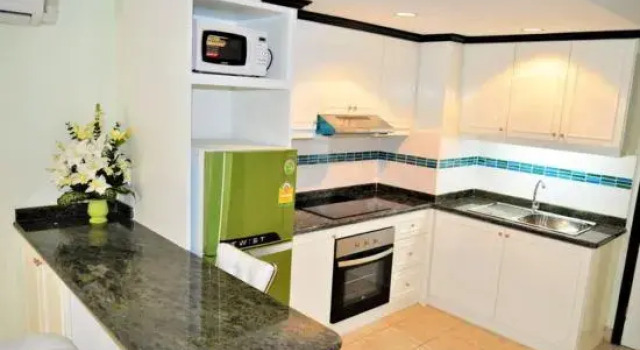 Jomtien beach condominium A2 with stylish European style kitchen, Забронировать Апартаменты/квартира Джомтьен-Бич Паттайя
