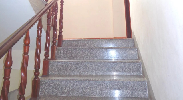 Phuong Tung Dalat Hotel, Book Hotel Da Lat Lam Dong