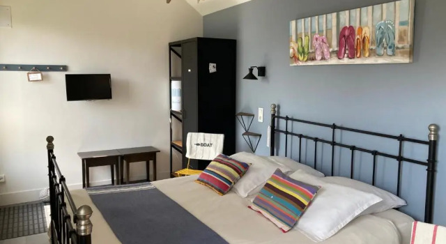 A La Birochère Chambre d hôtes classée 3 clés et Accueil Vélo, Забронировать Отель Порник Loire-Atlantique, рядом с Казино Порника