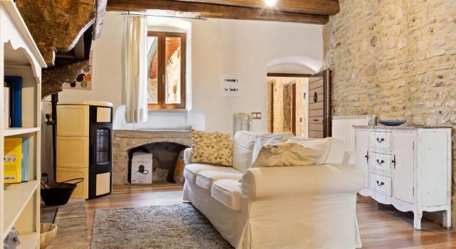 Rustic Mansion in Scheggino near Marmore Waterfalls, Varaa Hotelli Scheggino Umbria