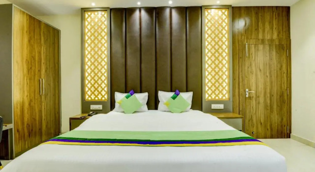 Двухместный номер Deluxe Treebo Winsome Resort with Swimming Pool