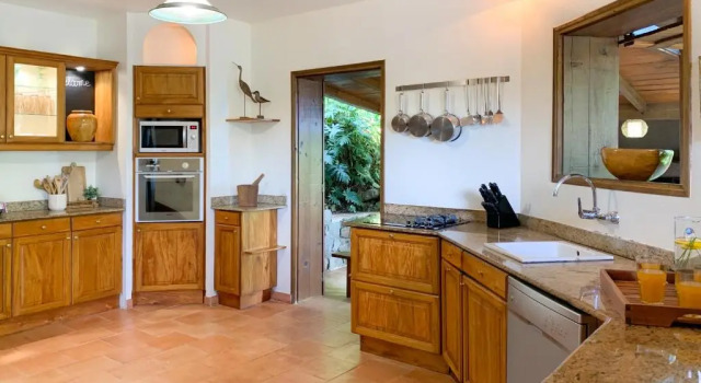 Вилла Villa Palm Bay Stunning View 5 min to beach 3 min to downtown King size bed