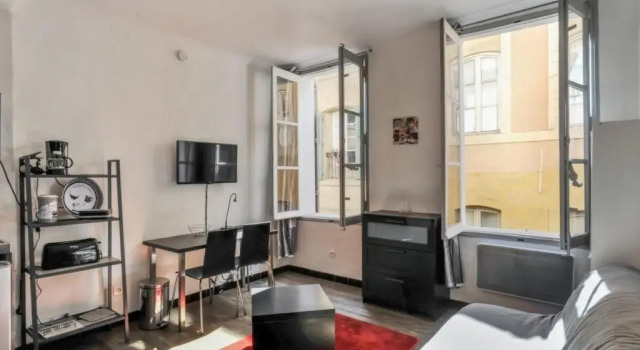 Cozy studio at the heart of Aix-en-Provence old city - Welkeys, Забронировать Апартаменты/квартира Экс-ан-Прованс Буш-дю-Рон, рядом с Торговый центр Провансальские аллеи