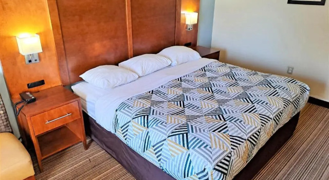 Номер Deluxe Suites Catonsville MD Baltimore West