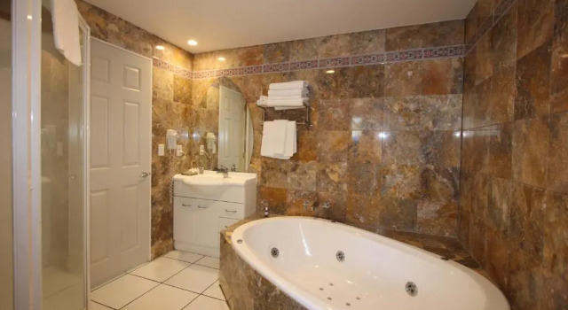 Люкс Deluxe Breakers Motel