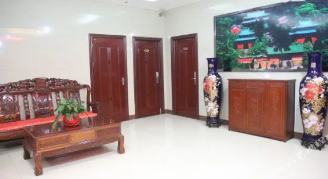Nanzun Business Hotel, Prenota Hotel Shiyan Hubei
