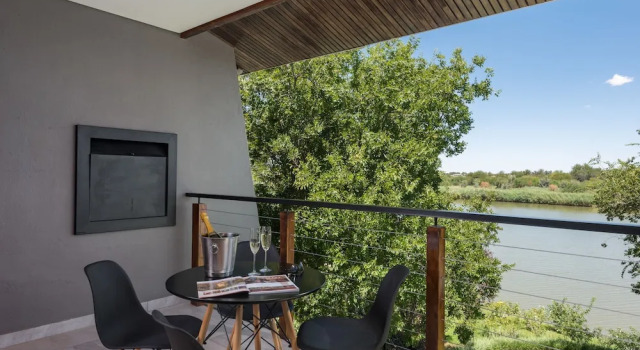 Семейный номер Superior River Place Manor