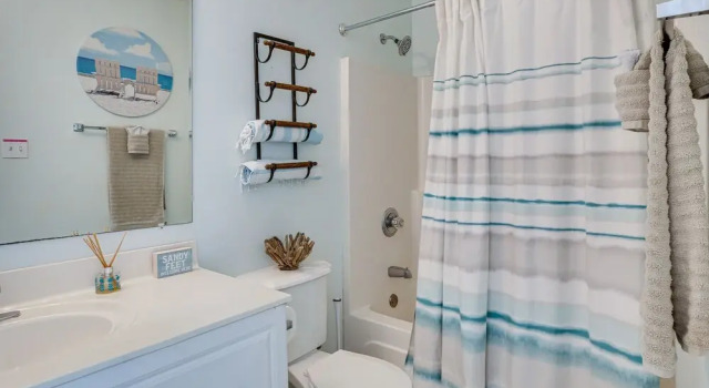 Апартаменты Walk to Ocean: 'beachwalk Bungalow' w/ Pool Access