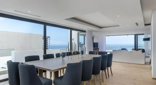 Stunning Ocean & Mountain Views