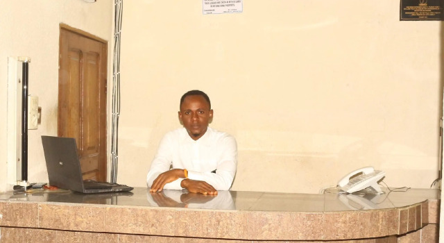 BV Standard Executive Hotel, Reservar Hotel Calabar Nigéria, perto de Big Qua Shopping Complex