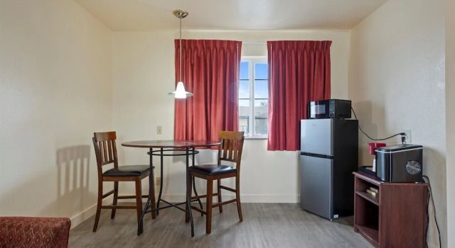 Номер Deluxe Quincy INN and Suites