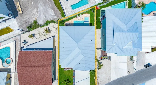 Коттедж 209 Seabreeze Escape: NEW Spacious 5-Bedroom Pool Home 5 Home