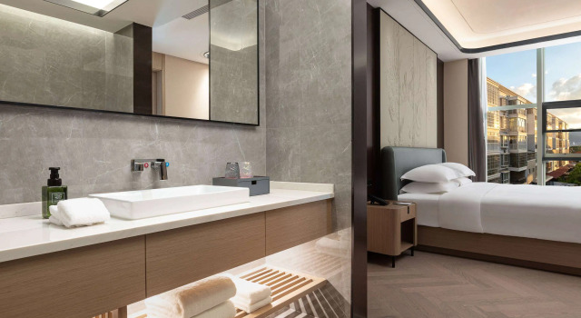 Ramada by Wyndham Honghe Kaiyuan, Book Hotel Lebaidao Yunnan