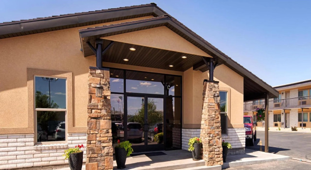 Двухместный номер Standard Dinosaur Inn & Suites