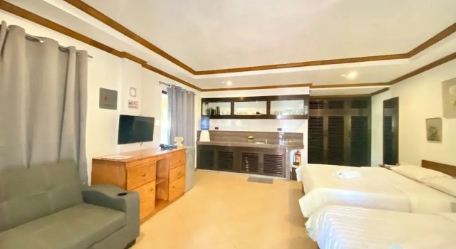 Четырёхместный люкс Deluxe Bruce Beach Resort