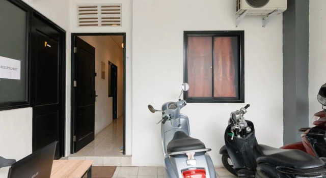 RedDoorz @ Flamboyan Harapan Indah
