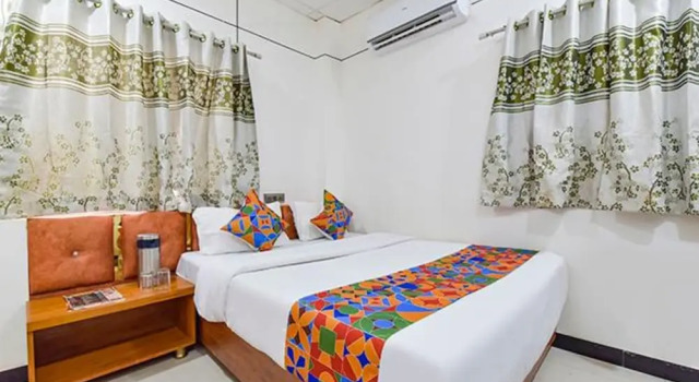 FabHotel Mahakal Shikhar Darshan, Забронировать Отель Отели штата Махараштры с завтраком, Завтраки