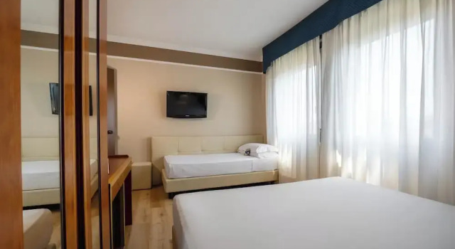 Трёхместный номер Standard iH Hotels Padova Admiral
