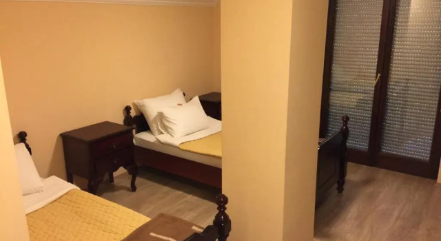 Трёхместный номер Deluxe Bed & Breakfast Karavan