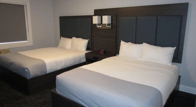 Четырёхместный номер Standard с видом на горы Park Inn by Radisson Osoyoos
