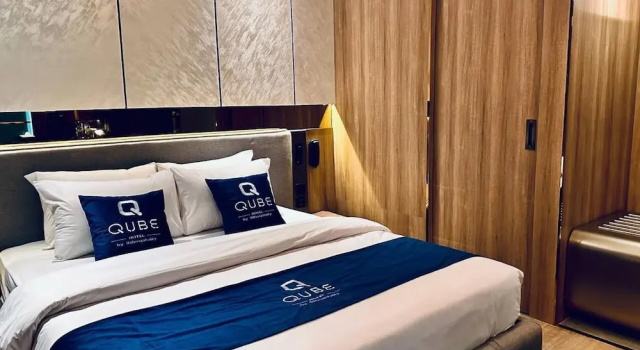 Camera Executive Qube Hotel by 98hospitality