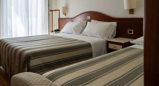 Трёхместный номер Classic с балконом Hotels Vidi Miramare & Delfino
