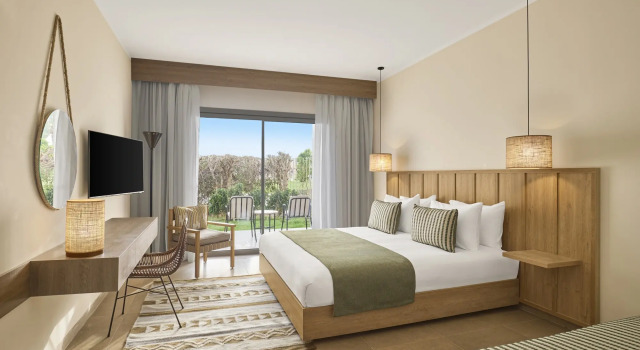 Номер Superior JAZ Almaza Beach Resort, Almaza Bay