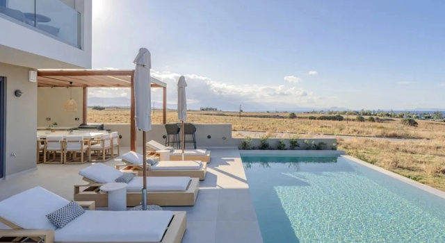 Коттедж Villa Luxury Heaven - with Heated Pool