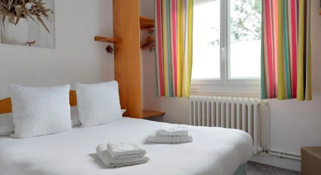 Двухместный номер Economy Logis Hôtel La Rosière----Situé entre BAYEUX et ARROMANCHES