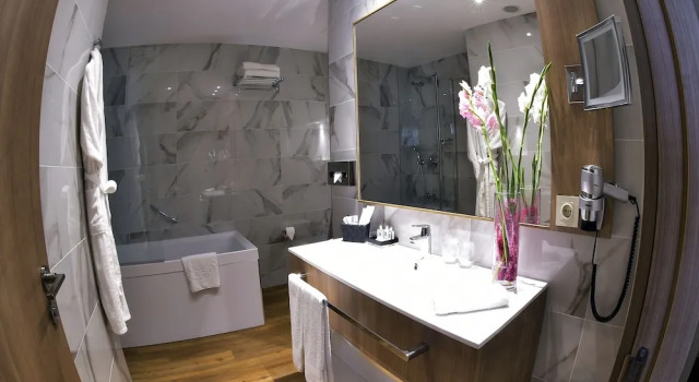 Номер Premium Lamaraz Arts Hotel