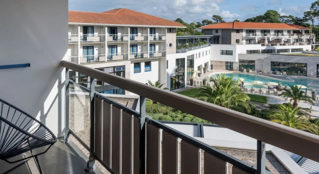 Двухместный номер Standard с балконом и с видом на бассейн Thalazur Arcachon - Hôtel & Spa