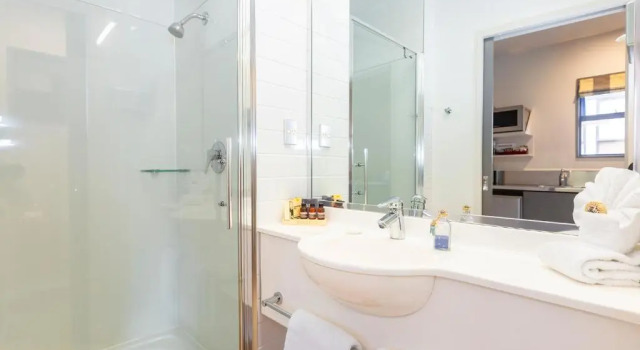 Студия с видом на озеро Clearwater Motor Lodge