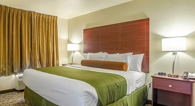 Номер Standard Cobblestone Inn & Suites - Bridgeport