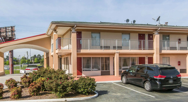Rodeway Inn Marietta near Dobbins ARB, Book Hotel Marietta Georgia