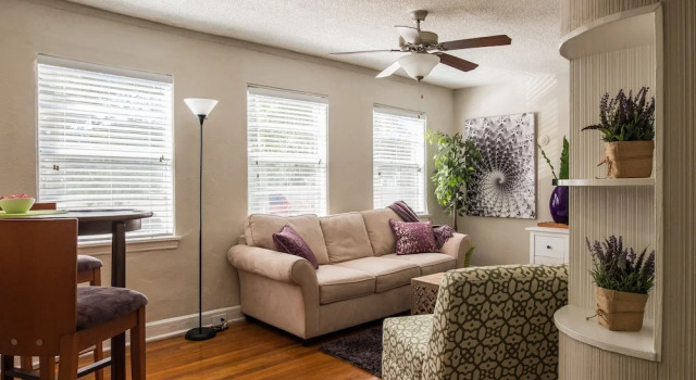 SoHo 2 BR with Parking and WiFi by Frontdesk, Book Lejlighed Tampa Florida