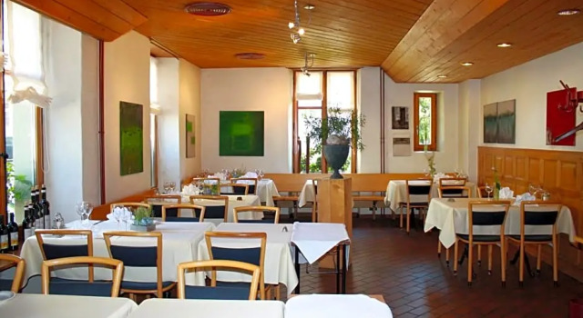 Hotel des Alpes, Rezerwuj Hotel Hotele w Dudingen z parkingiem, Parking