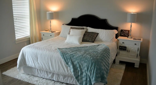 The North Shore 4 Bedroom Home, Rezerwuj Dom wakacyjny Hotele w Bolivar Peninsula z parkingiem, Parking