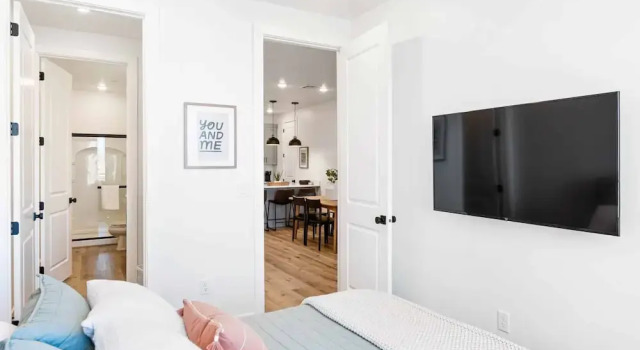 The Suite Spot #101 by RedAwning, Varaa Huoneisto St. George 