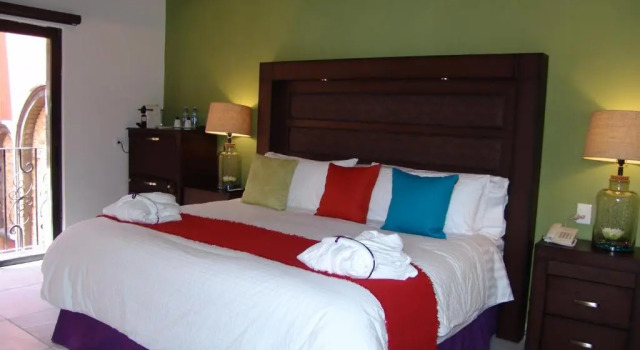 Полулюкс Deluxe Hotel Casa Don Quijote