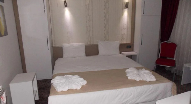 Lovcen House Hotel, Varaa Hotelli Hotellit Marmara-alue pysäköinnillä, Pysäköinti