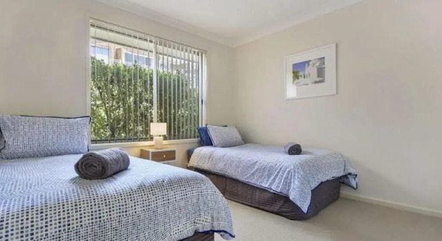 Open and Airy Entertaining Areas 2 Minutes Walk to Beach and Cycle Path