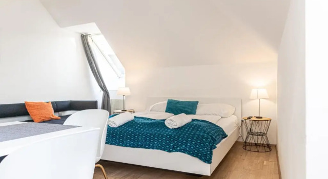 Апартаменты Lovely 2 Apartments - Suitable for Long Stays