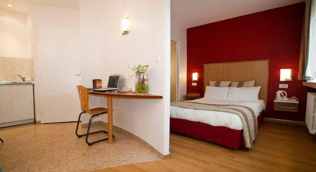 Les Messines, Varaa Hotelli Hotellit Metz pysäköinnillä, Pysäköinti