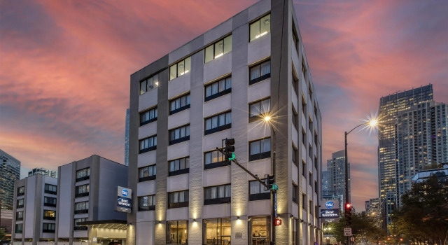 Best Western River North Hotel