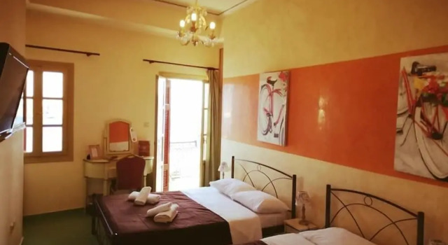 Четырёхместный номер Standard с балконом и с видом на море Boutique Florence