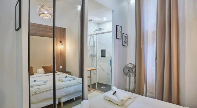 Superb Apartment Le Marais, Забронировать Апартаменты/квартира Отели Парижа с парковкой, рядом с Galerie de Minéralogie et de Géologie, Парковка
