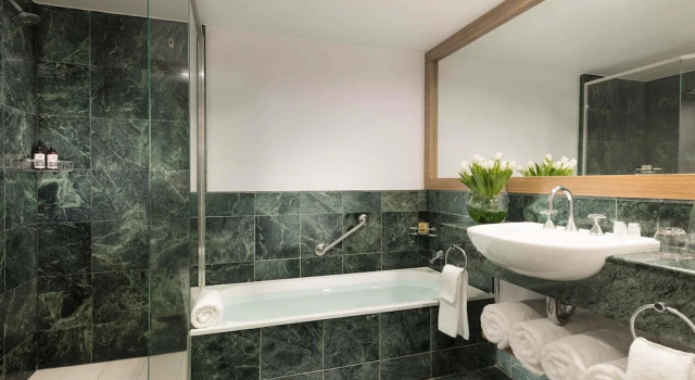 Двухместный номер Superior с балконом и с видом на окрестности Sofitel Gold Coast Broadbeach